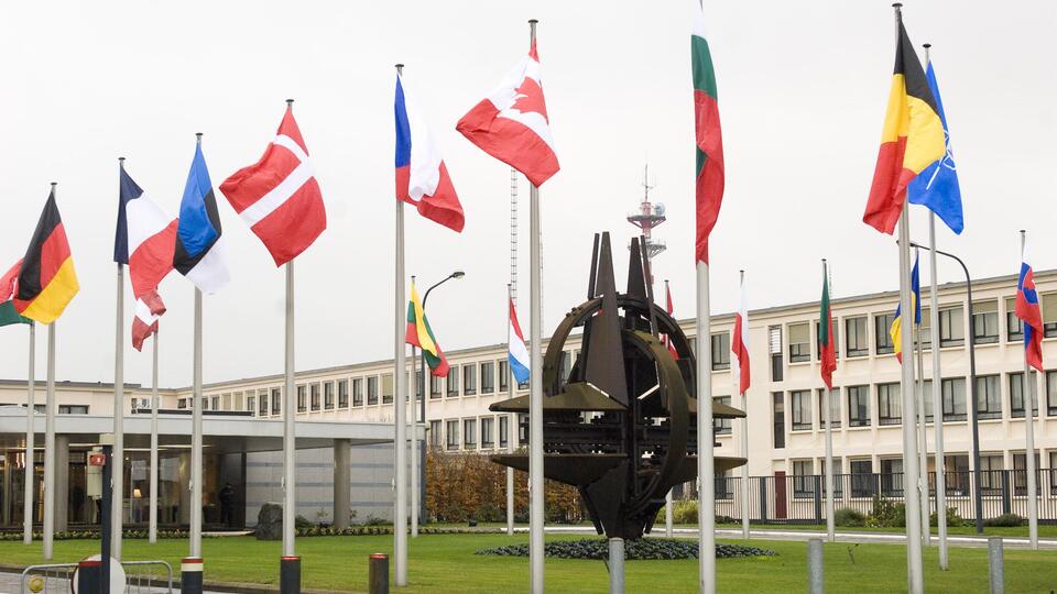 AFP узнало о решении ЕС и НАТО сильнее сблизиться из-за России и Китая
