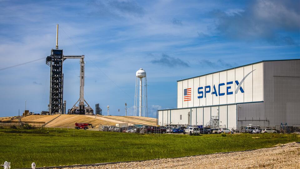 SpaceX провела испытания двигателей ракеты для полета на Марс