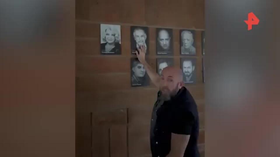 "Оп! И нет его": новый директор МХАТа снял со стены портрет Боякова