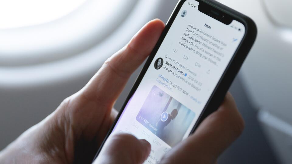 Twitter ограничит возможность бесконечно листать ленту