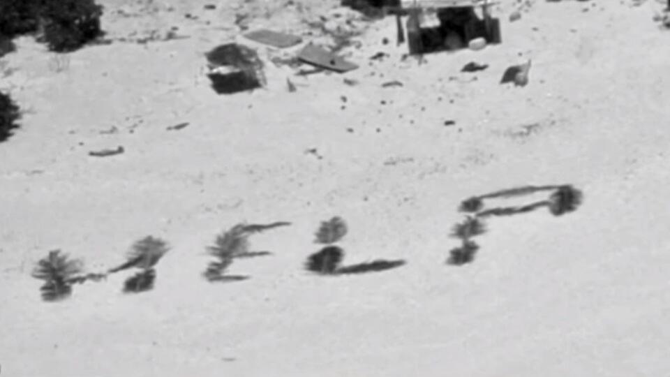 Моряков спасли с необитаемого острова в Тихом океане благодаря надписи на песке