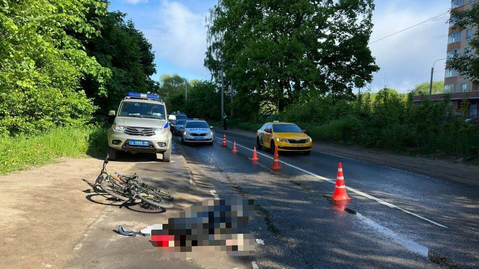 Автомобиль насмерть сбил подростка на велосипеде в Москве