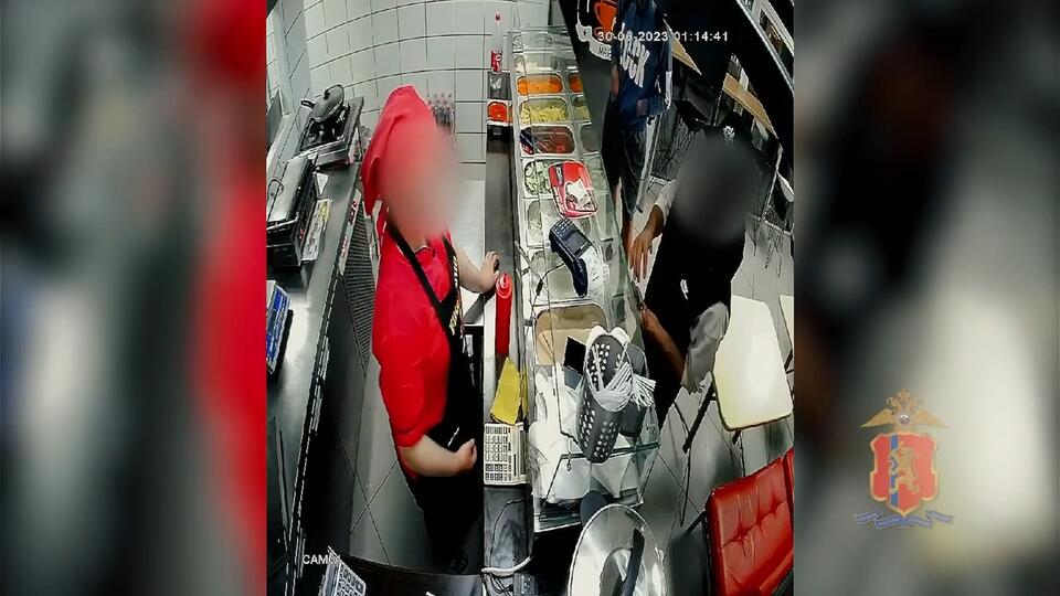 Двое красноярцев напали с ножом на продавщицу закусочной ради 3 тысяч рублей