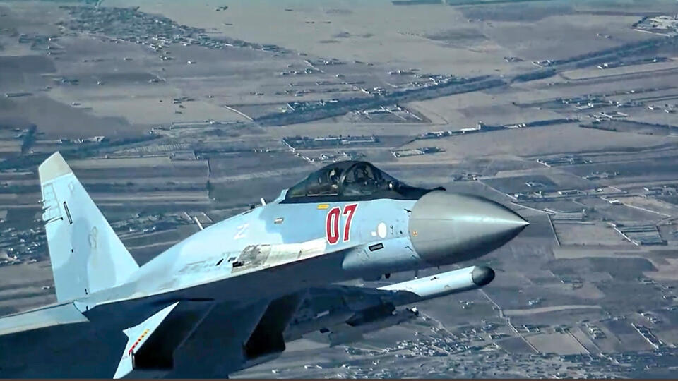 Американские беспилотники опасно сблизились с российским Су-35