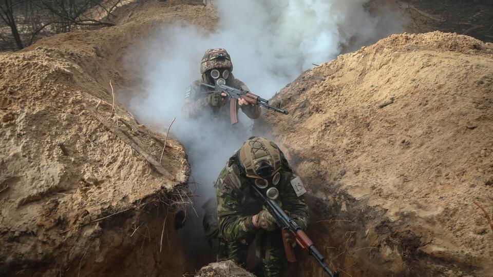 Украинские военные во время биологических учений в Харькове