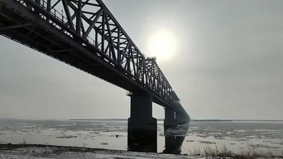 Первый в истории железнодорожный мост через Амур связал Россию и Китай