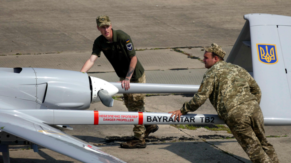 Украина отказалась говорить о применении Bayraktar в Донбассе
