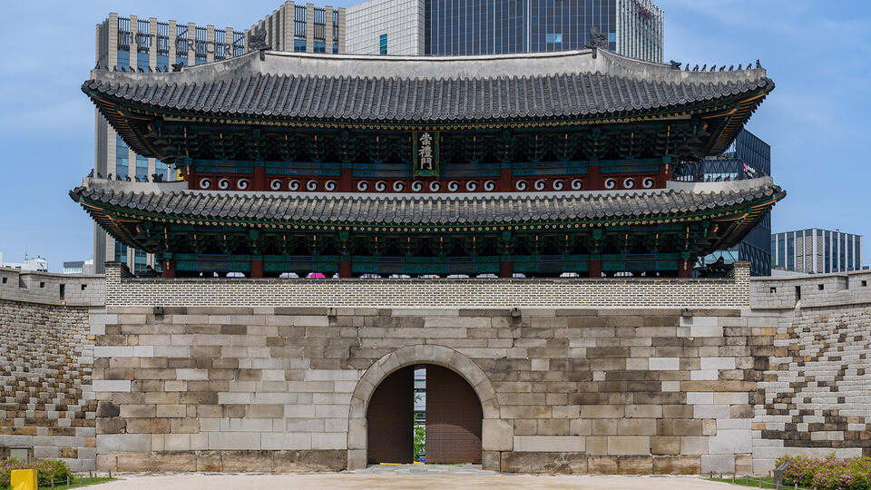 Кто сжег 600-летние Великие южные ворота в Корее. Фото: © www.globallookpress.com/Kim Jae-Hwan/Keystone Press Agency