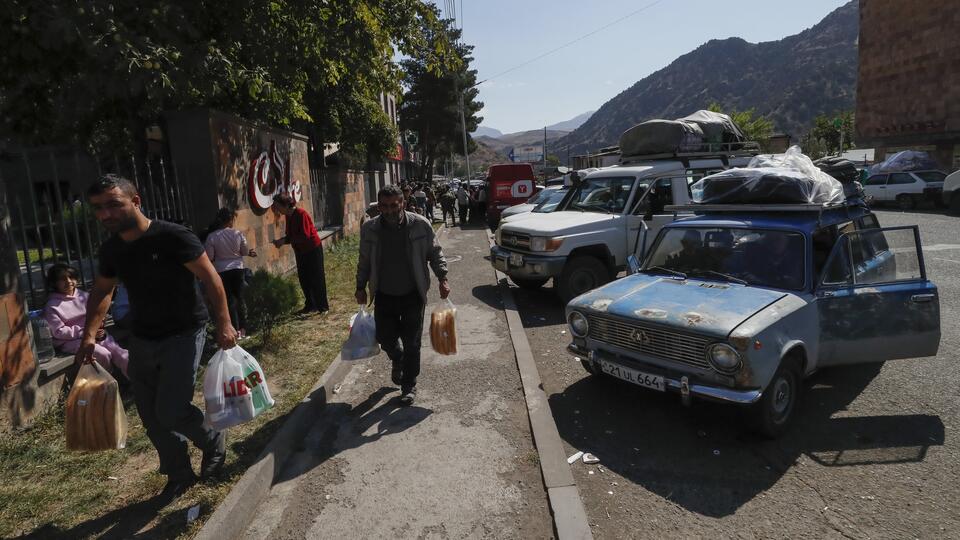 В Армению из Карабаха переехали уже более 97 тысяч человек