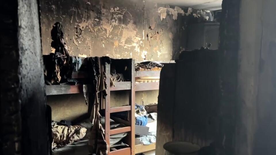 РЕН ТВ публикует кадры с подозреваемым в поджоге общежития в Москве