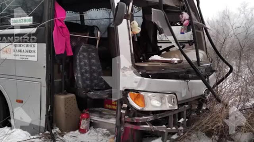 Автобус минусинск городок. Авария в Красноярском крае с автобусом в 2022 году. Авария в Красноярском крае с автобусом в 2022 году в ноябре месяце. Авария в Красноярском крае в октябре месяце с автобусами. Авария в Красноярском крае с автобусом в 2022 году в октябре месяце.