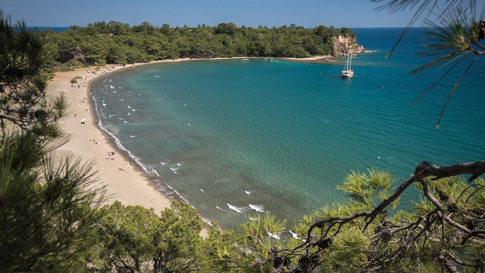 Одно из найденных на пляжах Антальи тел опознали с помощью ДНК-теста