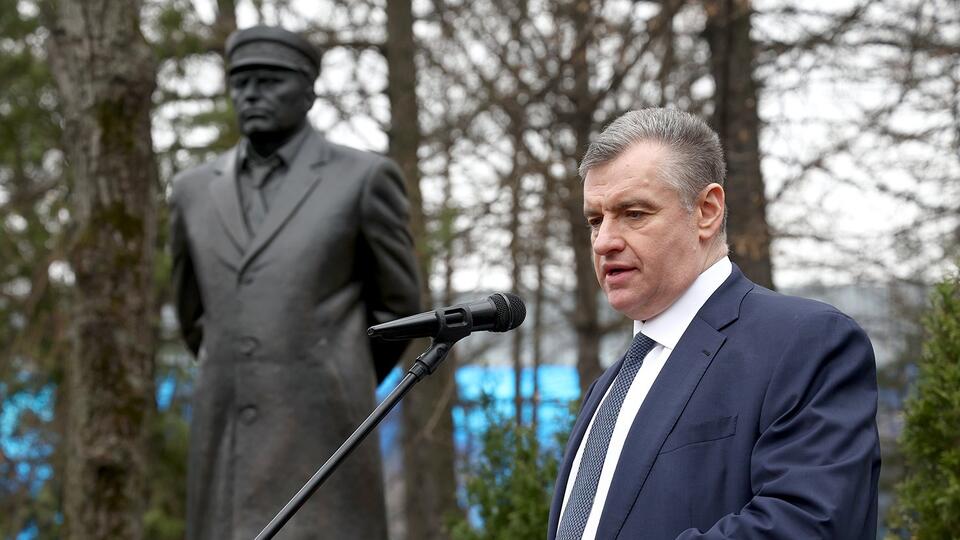 Слуцкий почтил память Жириновского в годовщину его смерти