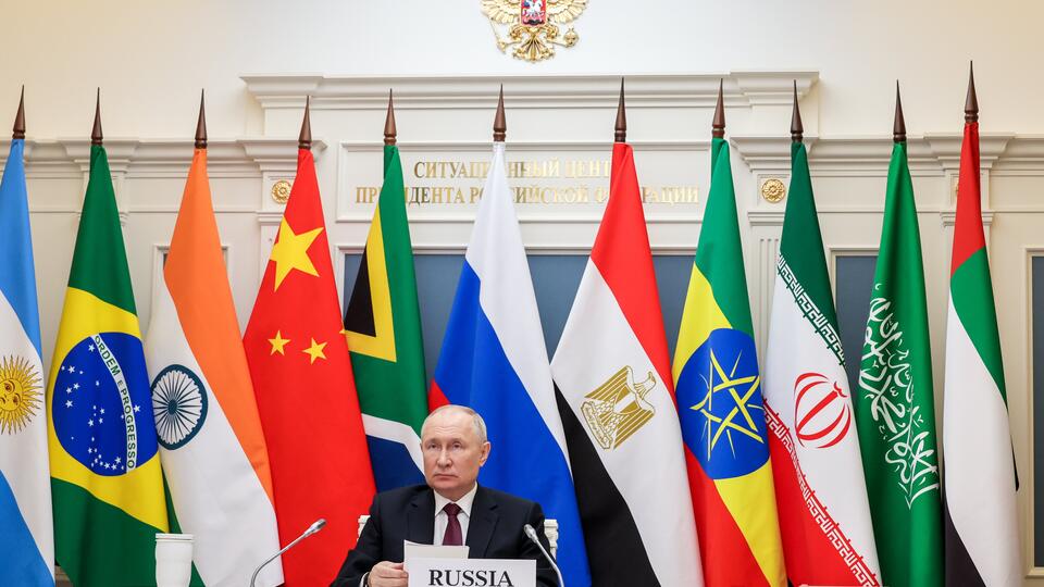 Путин: ШОС и БРИКС утвердились в качестве опор многополярного мира