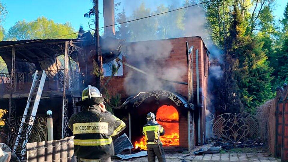 Десять постояльцев незаконного хостела в Истре сбежали после пожара