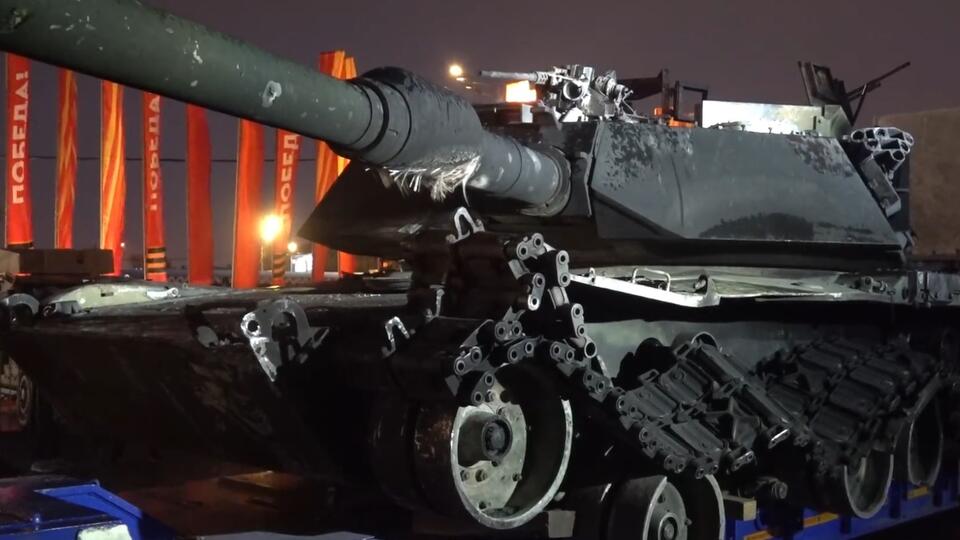 Танк M1 Abrams доставили на выставку Минобороны РФ на Поклонной горе
