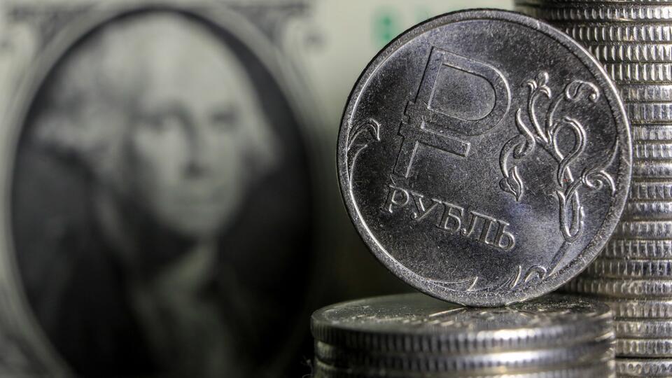 Аналитик раскрыл сроки падения курса рубля