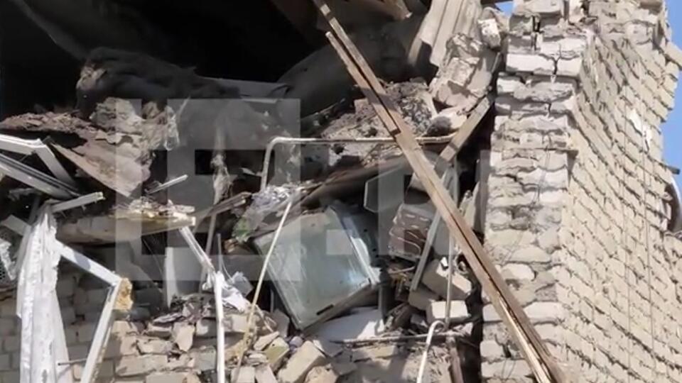 Кадры последствий атаки ВСУ на жилые дома в Токмаке, где погибли 8 человек