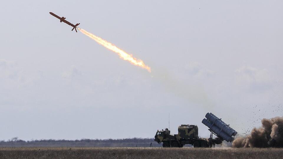 В Минобороны сообщили о сбитых в РФ четырех дронах и ракете 
