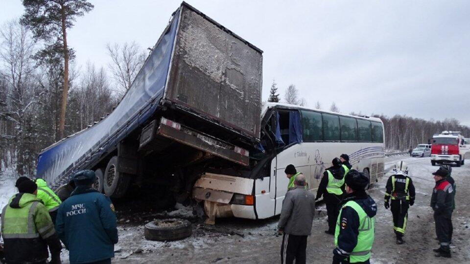 После ДТП с автобусом в Пермском крае заблокирована трасса М7