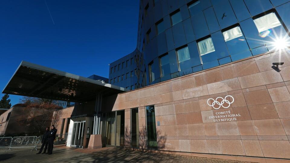 МОК отложил решение по участию россиян в международных соревнованиях