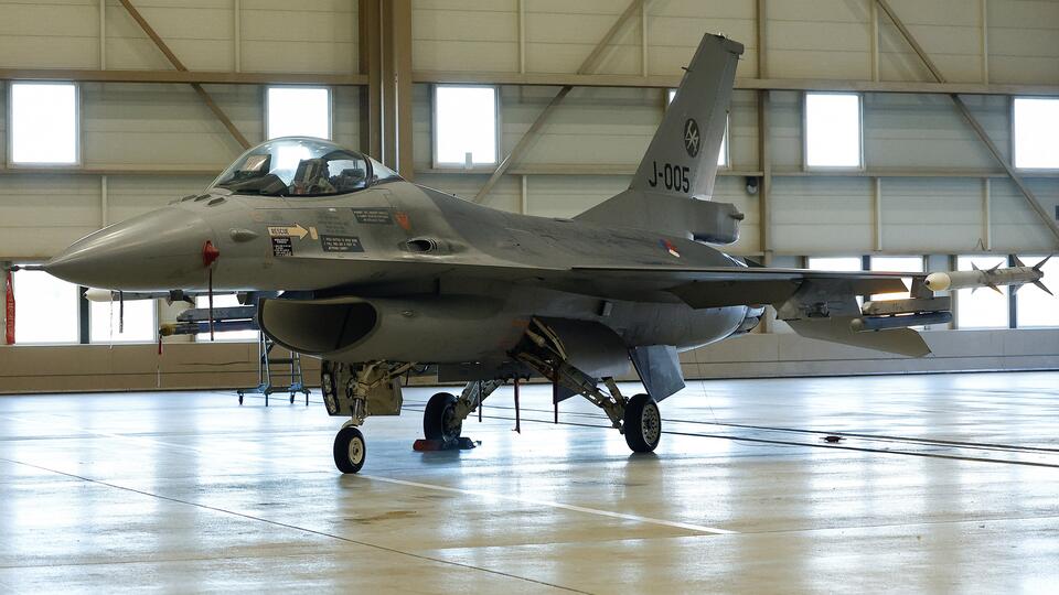 В США заявили, что час полета F-16 требует $27 тыс. и 16 часов обслуживания