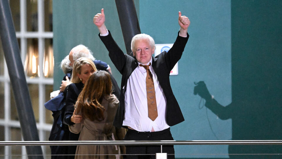 Сноуден назвал победой освобождение основателя WikiLeaks Ассанжа