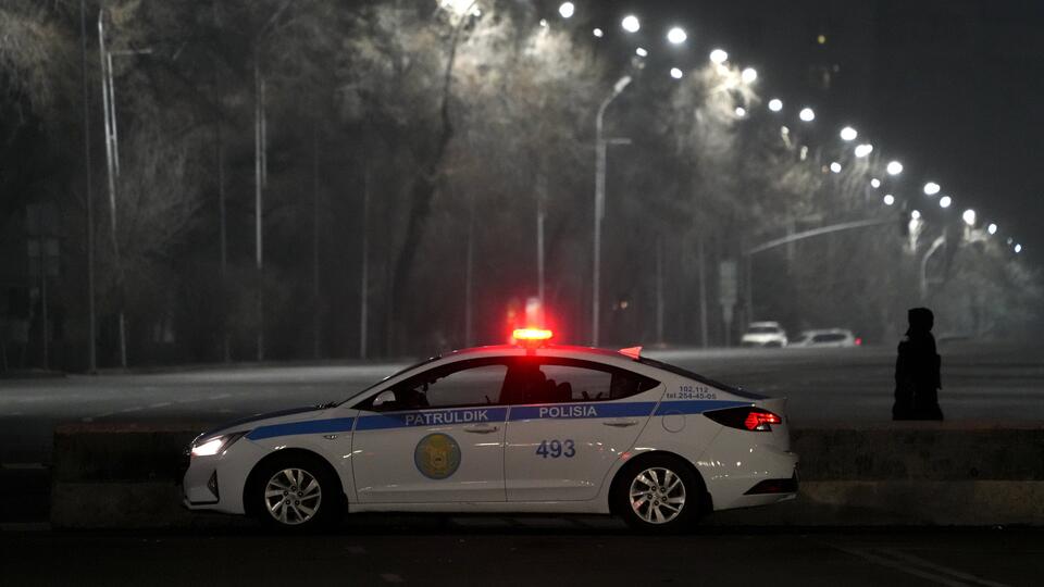 Свыше двух тысяч человек задержали в Алма-Ате за сутки