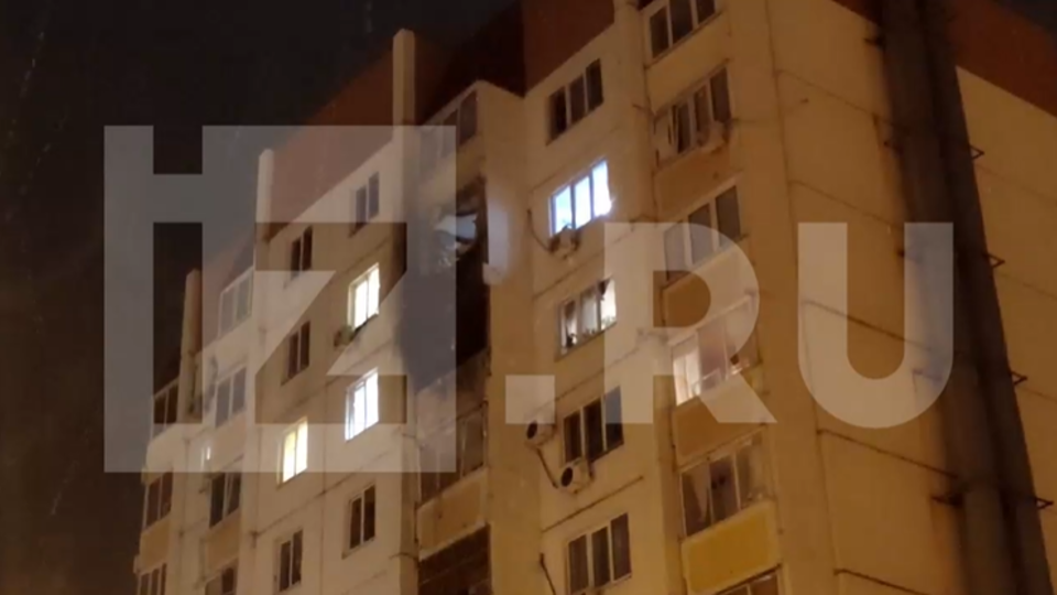 Жильцов дома в Воронеже, куда попали обломки БПЛА, эвакуировали