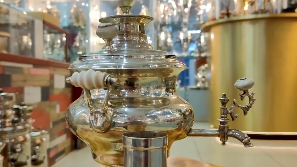 От чего зависит цена самовара. Фото: © Кадр из программы "Купи-продай", РЕН ТВ