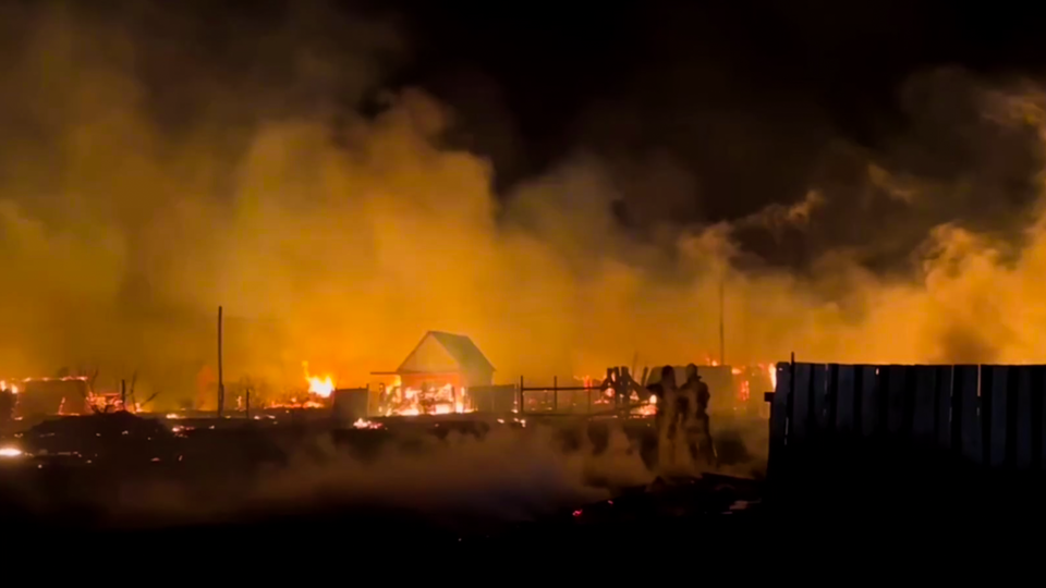 Огненный ад: пожар и ураган в Бурятии вызвали хаос в Улан-Удэ