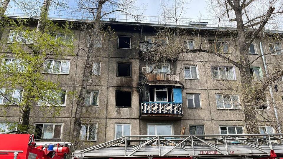 Пожар в пятиэтажке унес жизни двух человек под Красноярском