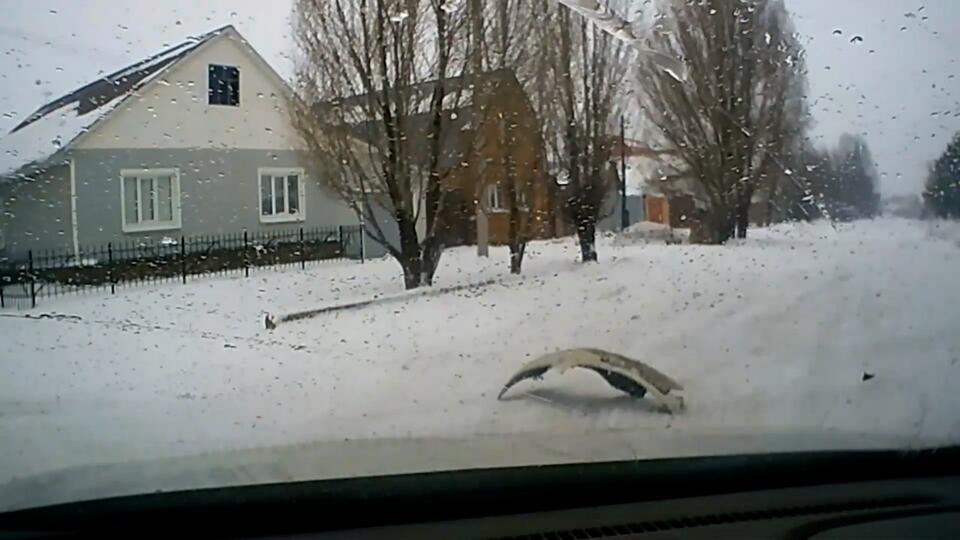 Снегоход протаранил легковушку под Оренбургом, пострадали 2 человека