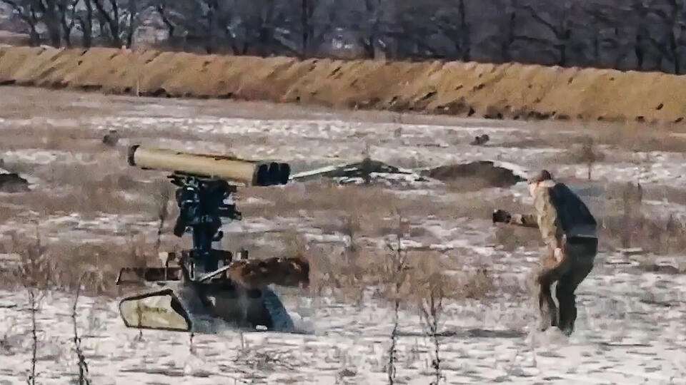 В чем особенности противотанкового комплекса "Корнет". Фото: © Кадр из программы "Совбез", РЕН ТВ