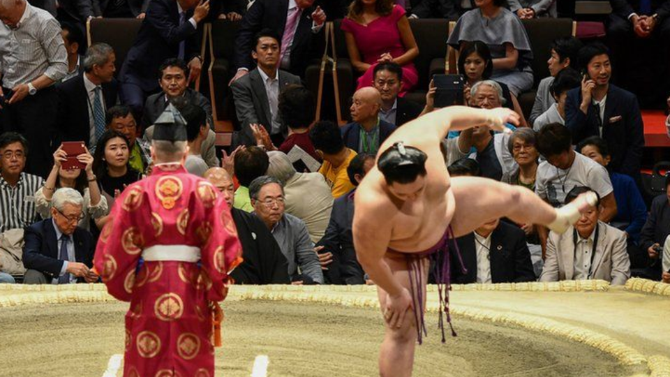 В Японии от коронавируса скончался 28-летний борец сумо