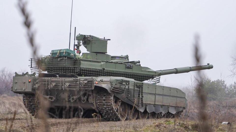 Новейший танк Т-90 одним ударом разнес укрепрайон ВСУ в Донбассе