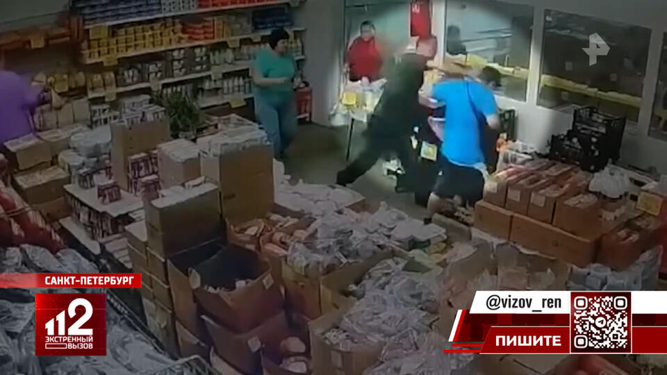 Посетителя супермаркета жестоко избили из-за маленьких собак