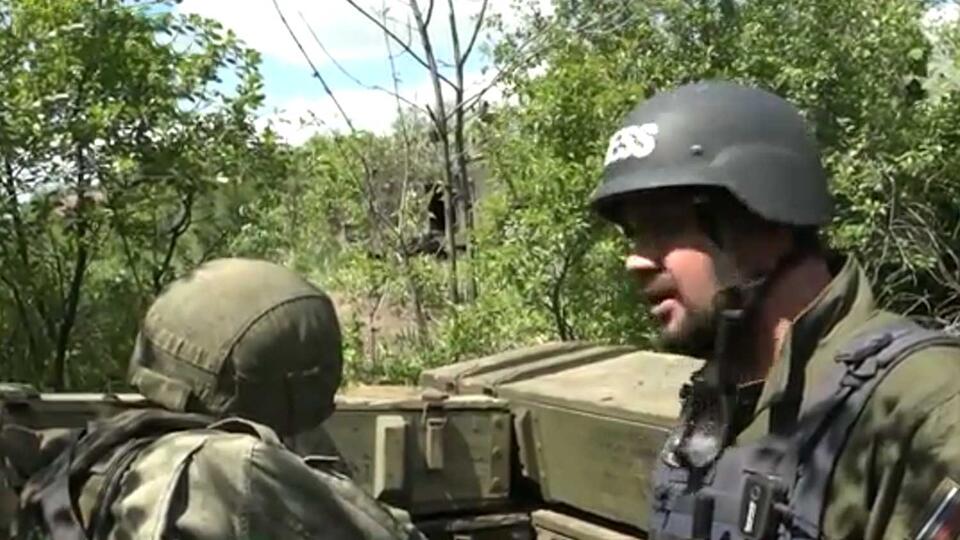 Военкор "Известий" показал секретные огневые точки бойцов ЛНР
