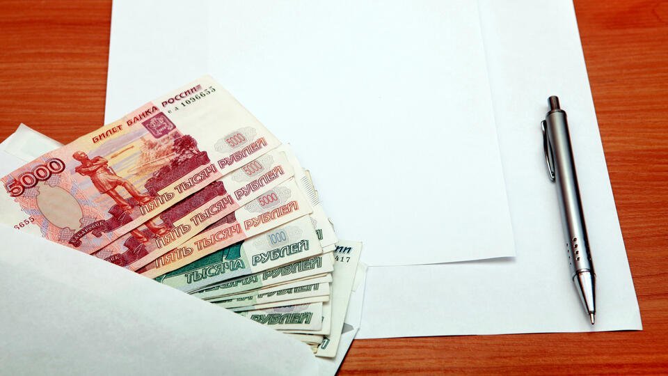 Аналитик объяснил рост объема наличных денег на руках у россиян
