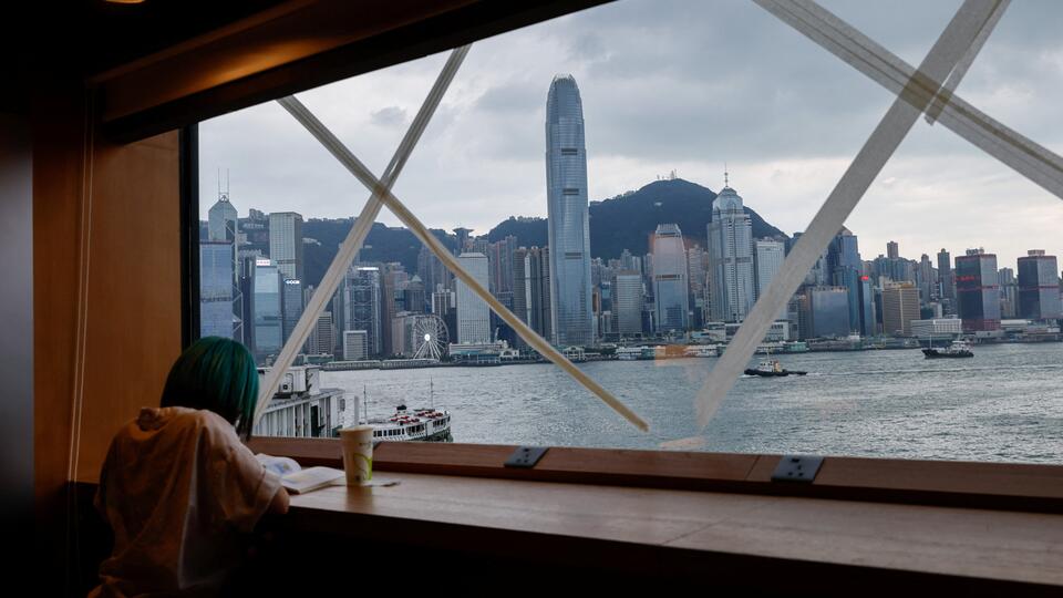 К Гонконгу приближается самый мощный за последние пять лет супертайфун