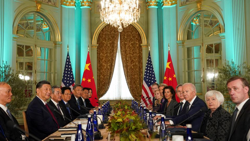Си Цзиньпин: конфликт Китая и США привел бы к невыносимым последствиям