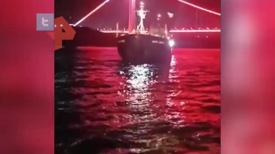 Движение судов через пролив Босфор остановили из-за поломки сухогруза