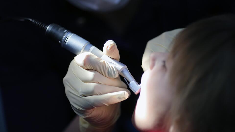 6-летняя девочка умерла во время удаления зуба в Ленобласти