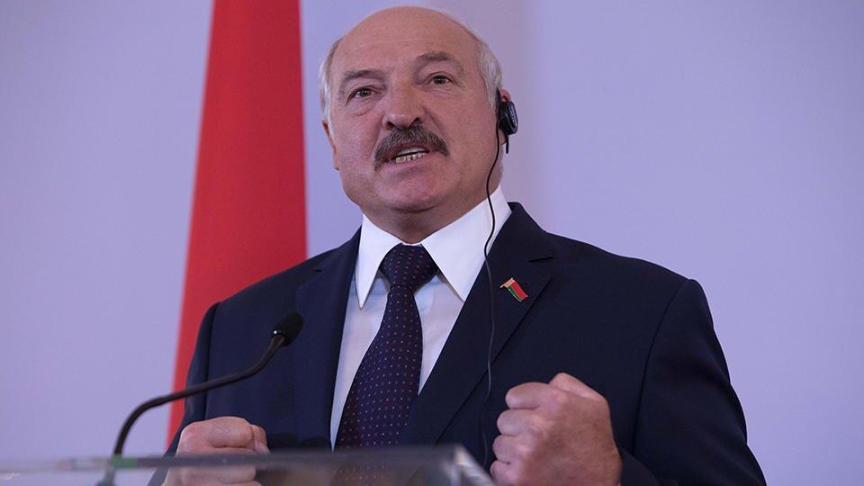 Лукашенко похвалил белорусов, переставших ходить в масках 