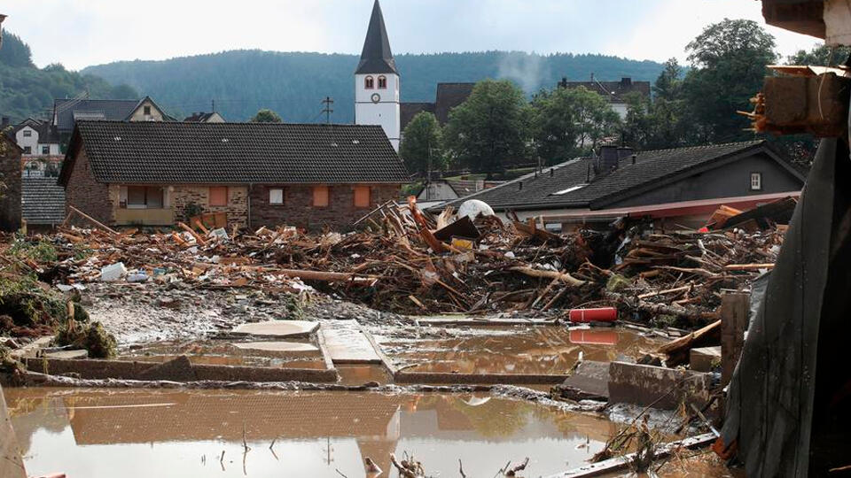 Не менее 19 человек погибли от наводнения на западе Германии