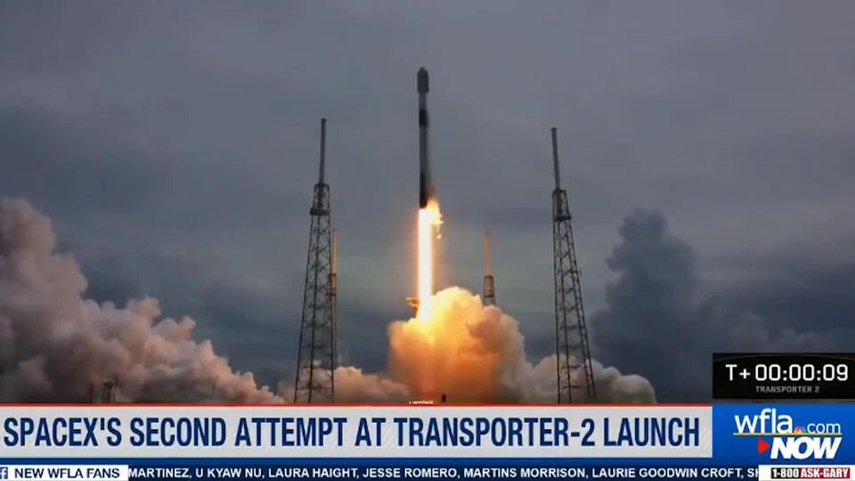 SpaceX запустила ракету с 88 спутниками