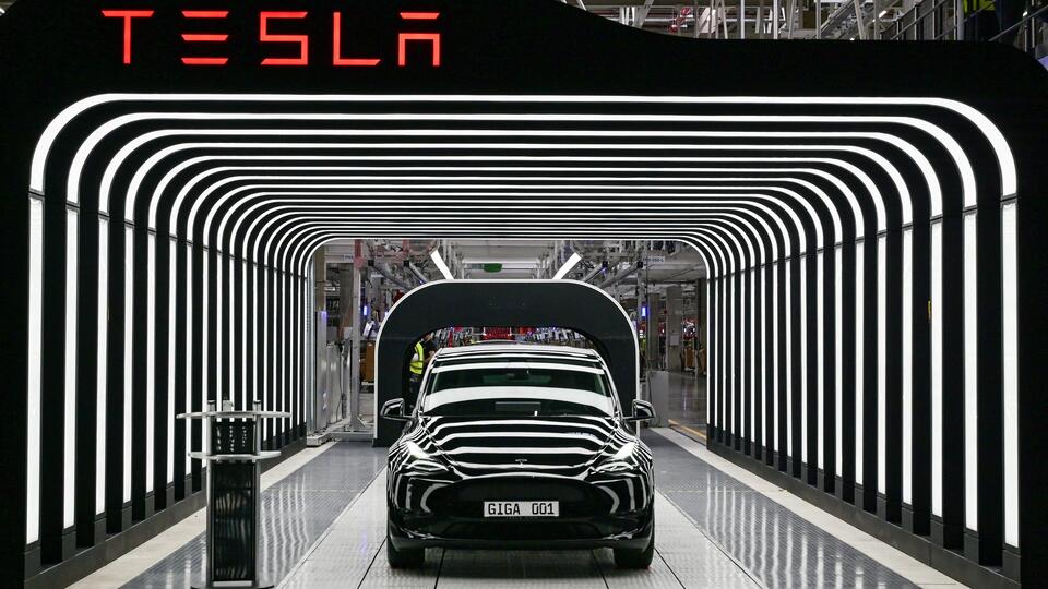 Tesla отказалась от выпуска недорогого электромобиля