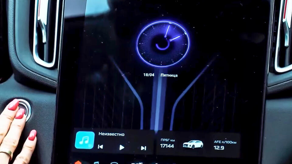 Интерьер нового Hongqi HS3. Фото: © Кадр из программы "Минтранс", РЕН ТВ