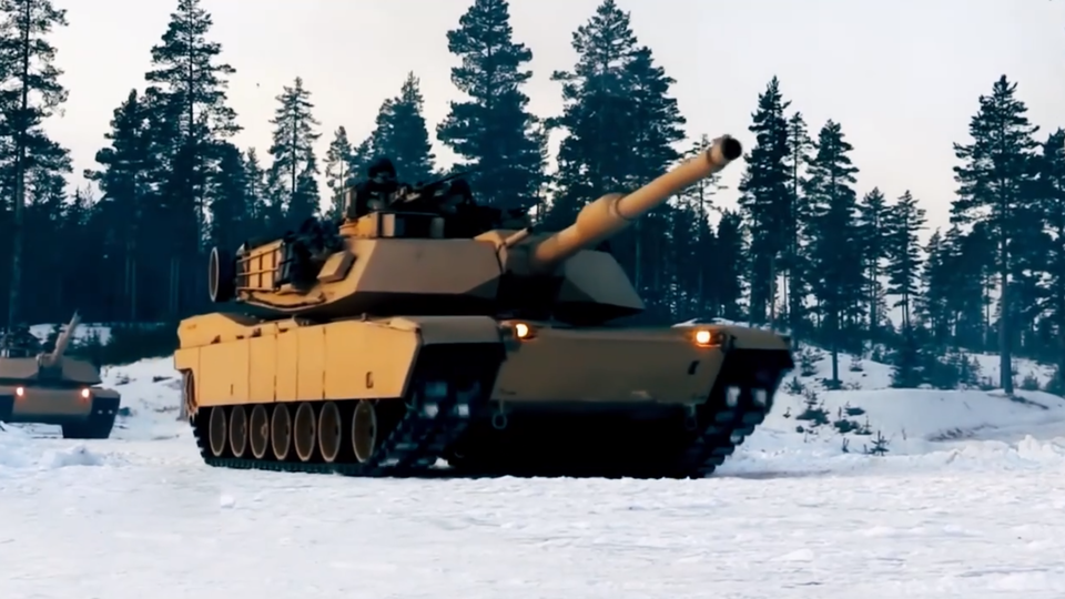 Зима против техники НАТО: готовы ли к холодам западные бронемашины