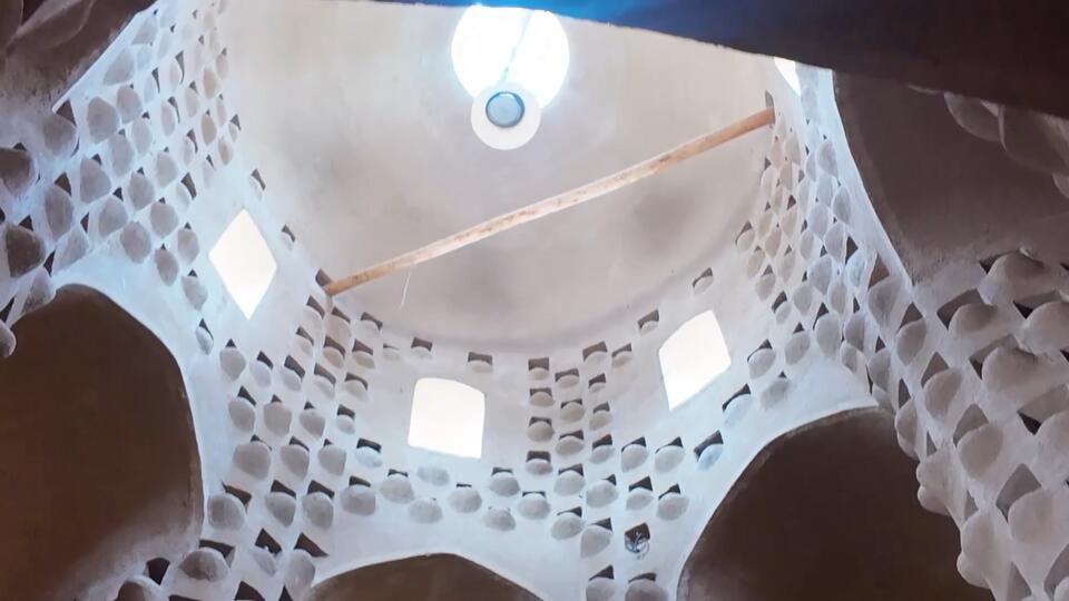 В иранских голубятнях птицы жили как аристократы в замках. Фото: © Кадр из программы "невероятно интересные истории", РЕН ТВ